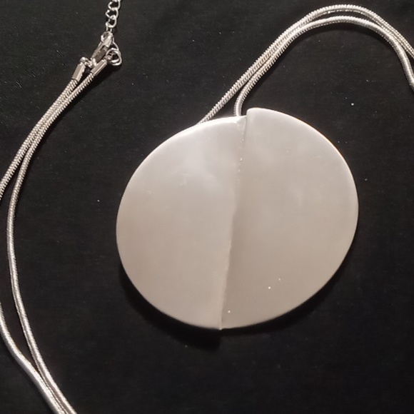 Reversable circle pendant necklace 30+2inches long in silver tone. - Picture 5 of 5